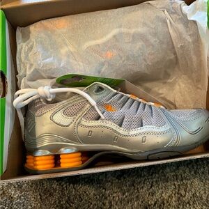 Brand New!!!! Athletic Works woman’s sneakers 🩶🧡